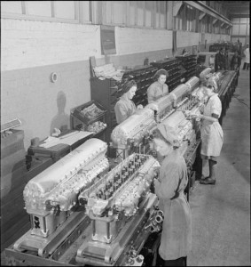 Rolls_Royce_factory_-Merlin_engines_and_female_workers-1942_(original)